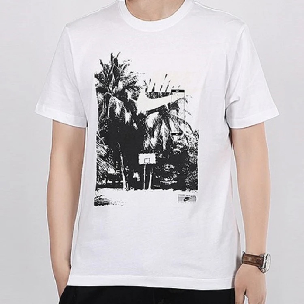 Nike - Beige/White Graphic T-Shirt